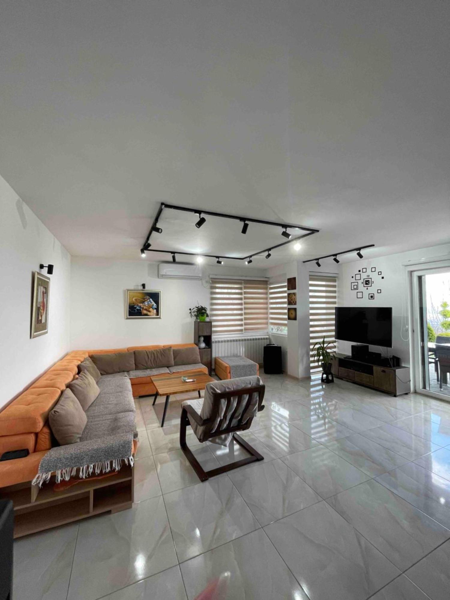 City View Apartment سكوبجي المظهر الخارجي الصورة